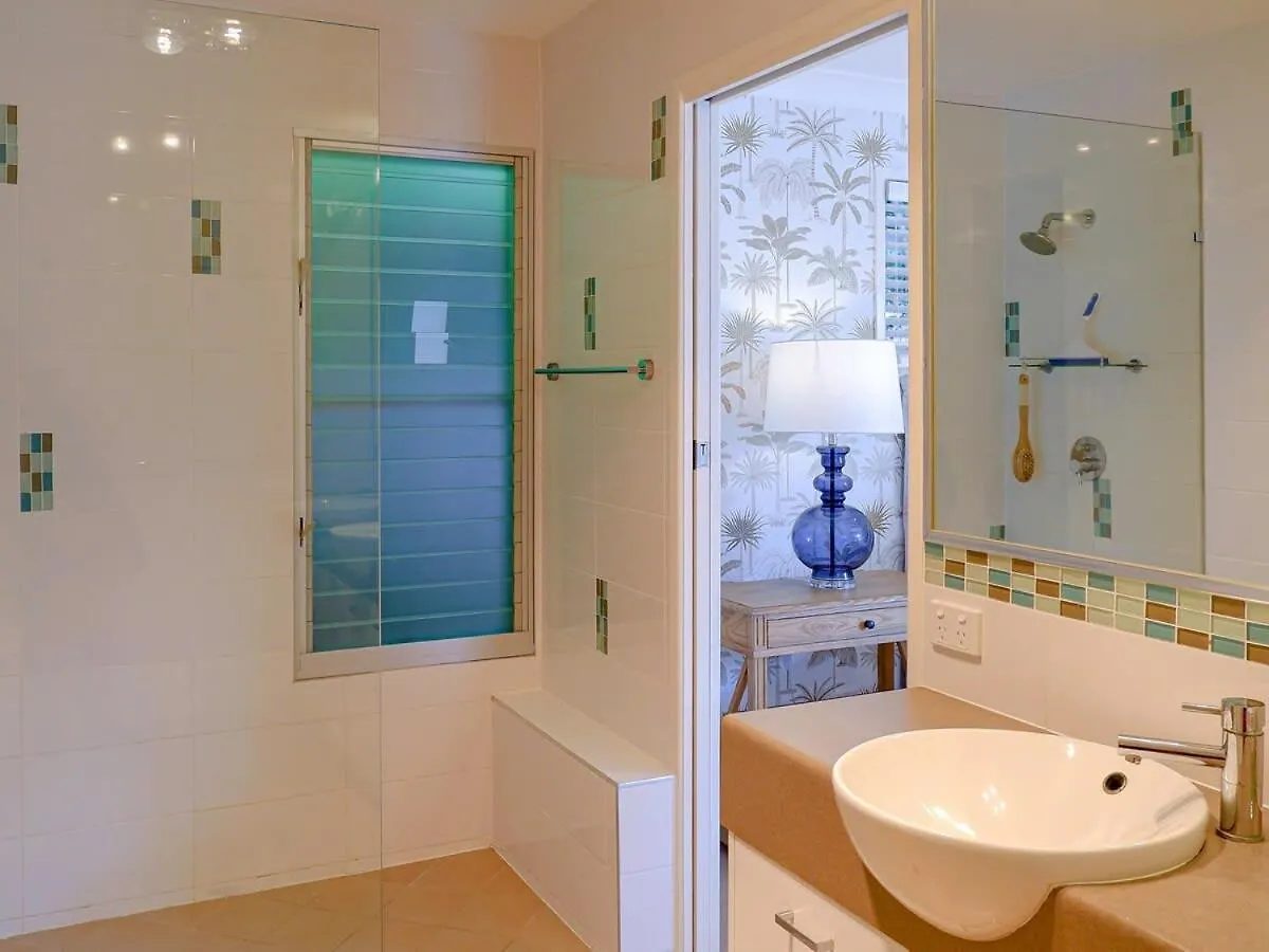 Moffat Beach Gem - Steps To Surf Walks Cafes Caloundra Holiday home